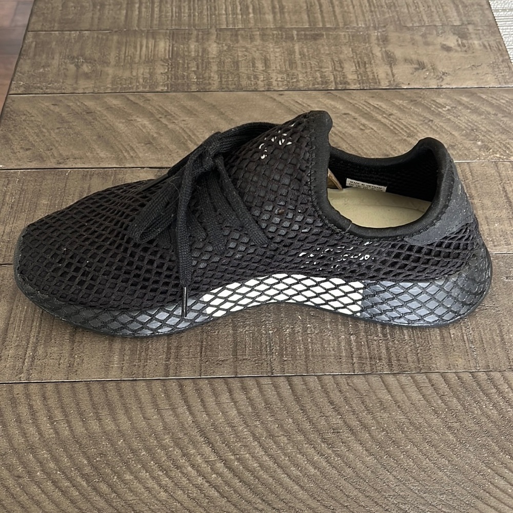Adidas black Deerupt Runner size M9